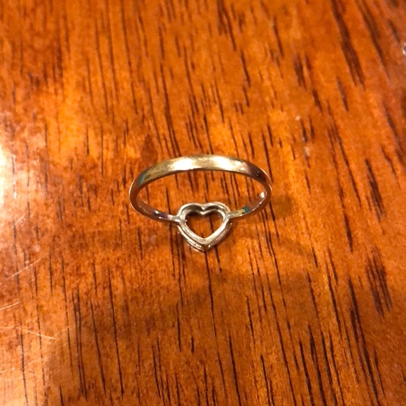 Sterling silver CZ heart ring - Picture 3 of 4